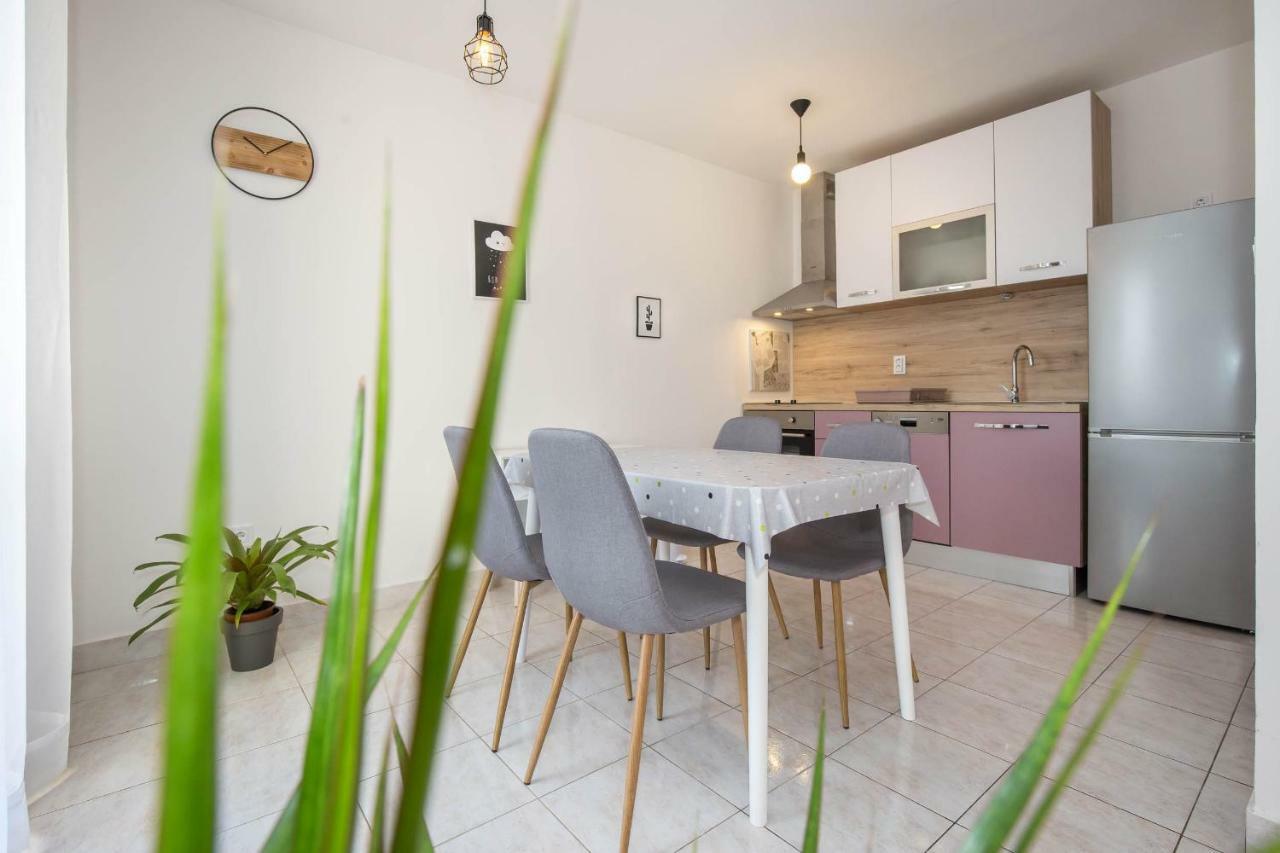 Apartman Sesna Bol Extérieur photo