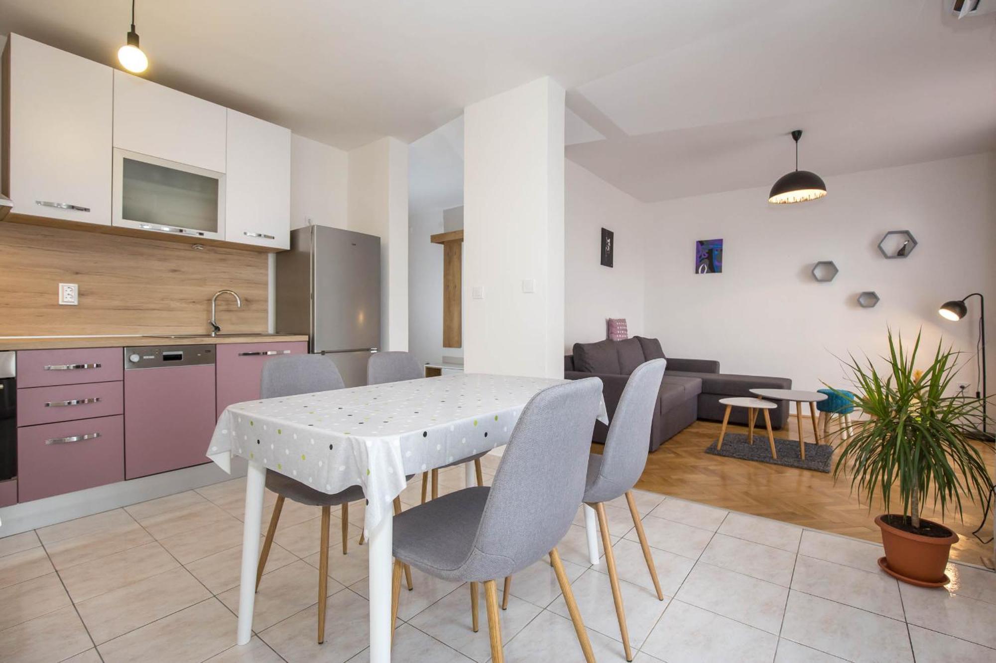 Apartman Sesna Bol Extérieur photo